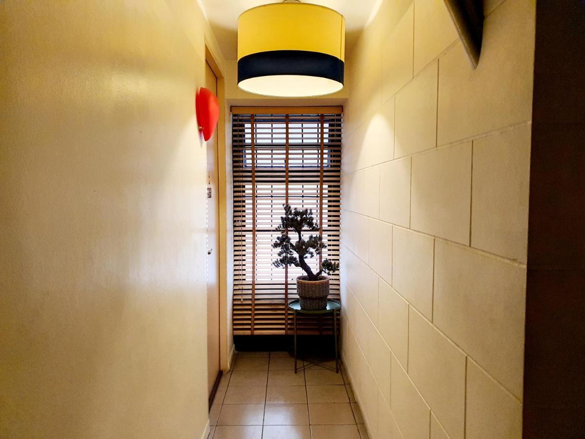 Somewhere To Escape - Hometel Bangkok Exterior foto